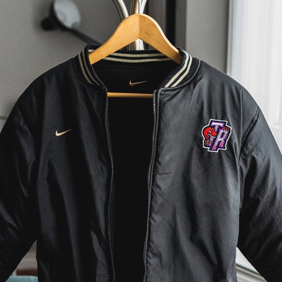 Vintage Raptors Puffer Jacket (Reversible) - Picture 1 of 10
